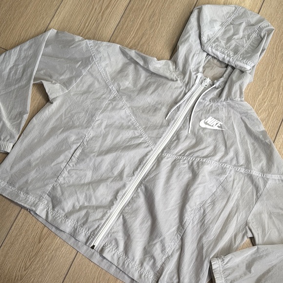 Nike Jackets & Blazers - Women’s Nike Gray WindBreaker Zip Up Hooded Jacket Size XL
